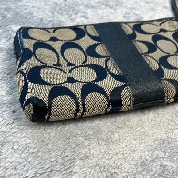 Coach Signature Stripe Double Zip Wristlet Pouch Wallet Black Gray - Picture 9 of 16